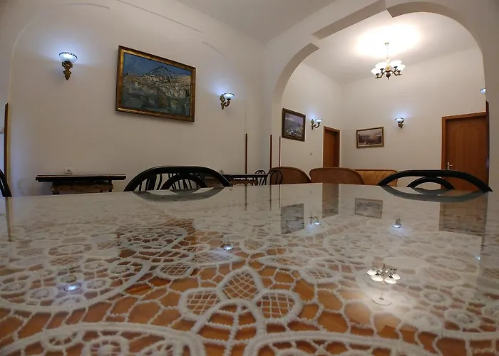 Urat Konukevi