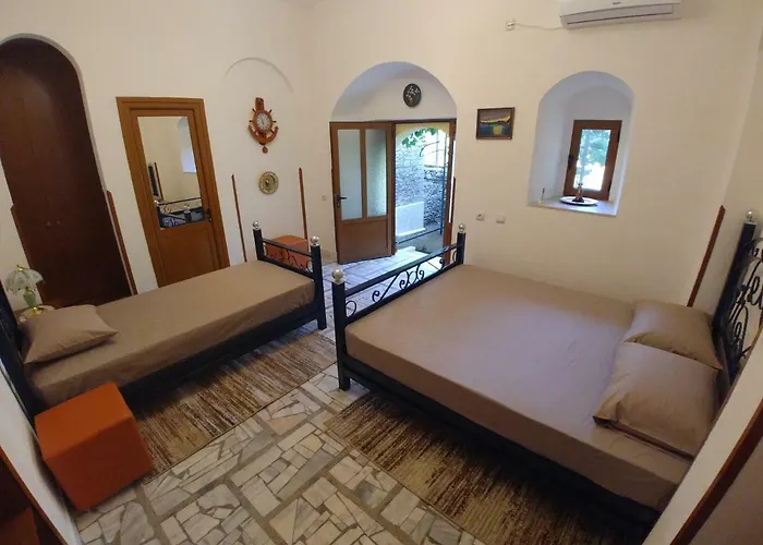 Urat Konukevi Gjirokastër